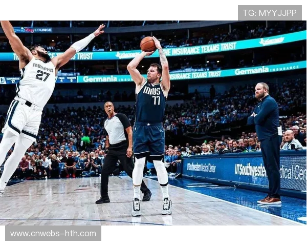 独行侠与灰熊交锋,让分预测看好客队,大小分倾向大分 独行侠与灰熊交锋,让分预测看好客队,大小分倾向大分